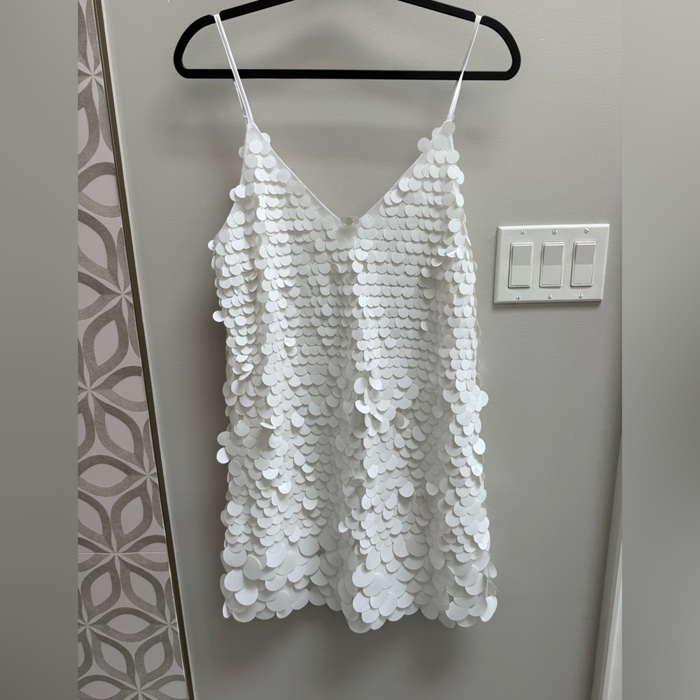 White - SIZE M- Purchased for Bachelorette but wore a L (pictured)- runs small!